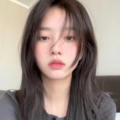 有氛围感的头像小众女生，真的太有感觉啦！