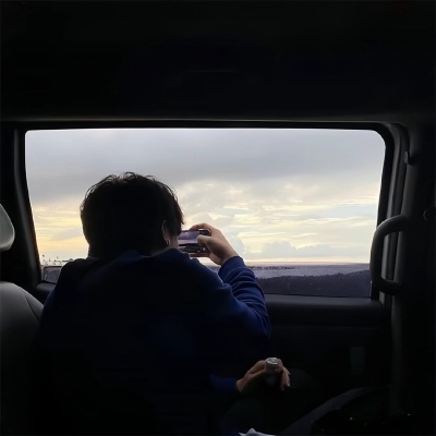 绝了!高级氛围感不露脸男生头像来袭