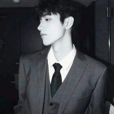 酷帅!男生头像真人黑白高级感