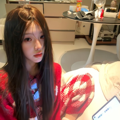 被问麻了的滤镜感小众女生头像