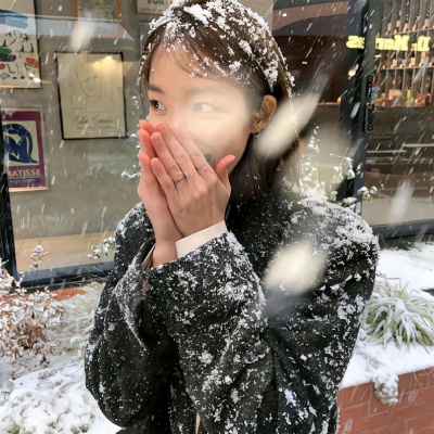 氛围感拉满的下雪女生头像，爱了