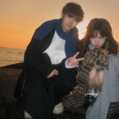 被问麻了！滤镜氛围感真人情侣头像来啦