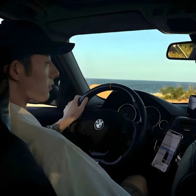 氛围感拉满的背影男头来袭