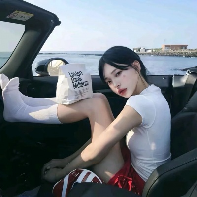 酷飒来袭！自由感高冷女生头像推荐