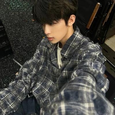 微信男生头像2025真人，每一张都独具魅力