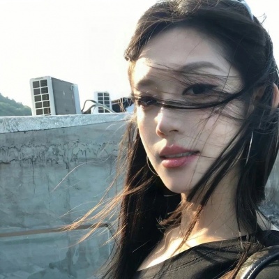 氛围感拉满的复古滤镜女生头像来啦