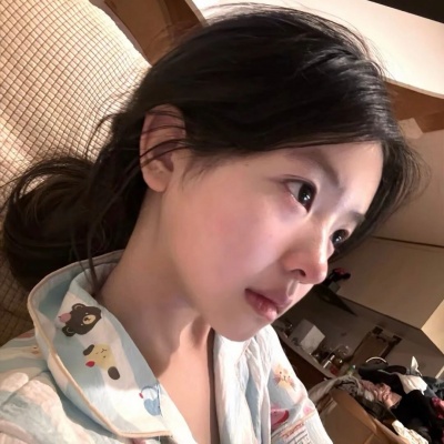 纯欲风女生头像真人，兼具纯真与性感