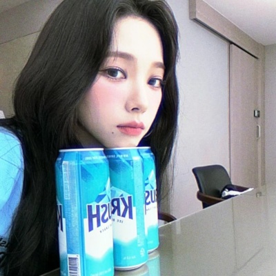 2025小众珍藏可爱真人女生头像推荐！ins风 / 甜妹 / 清冷感