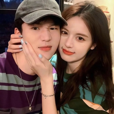 被这组氛围感真人情侣头像拿捏啦