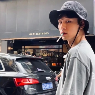 头像ins小众酷拽帅气男生,赶紧码住换起来呀!