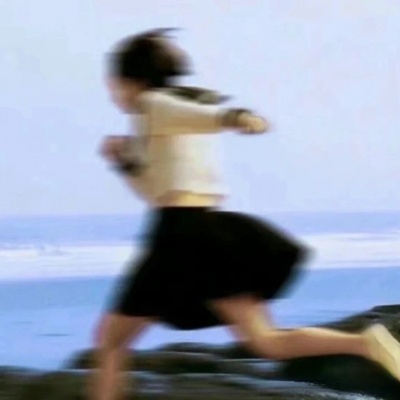 超绝!动态风自由感女生奔跑跳跃头像大集合