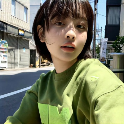 2025超绝的女生微信头像