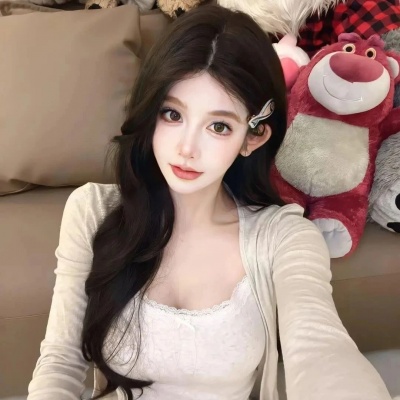 小众高级感的治愈系温柔干净气质女生头像大集合来啦！