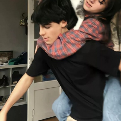 被狠狠拿捏！氛围感情头ins