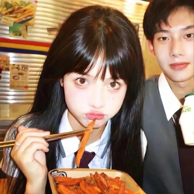 氛围感拉满的小众真人情侣头像，太绝啦