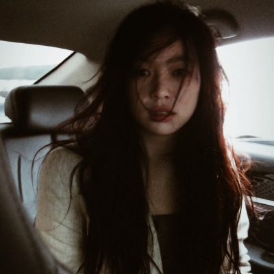 氛围感拉满！旧滤镜下的唯美女生头像