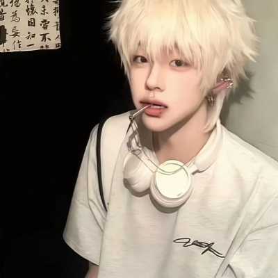 被追问无数次的小众男生照片头像来啦