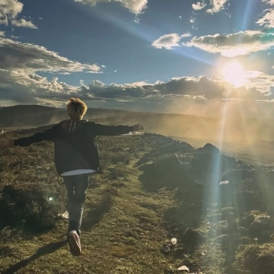 被帅晕!男生头像帅气小众高级