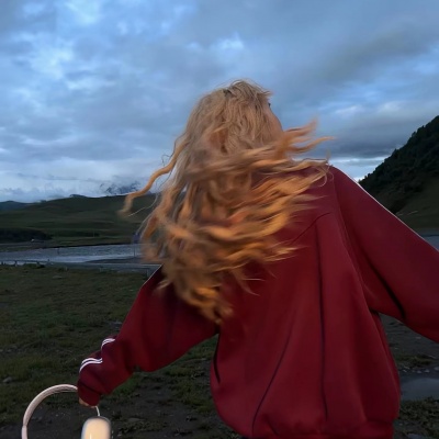 2025超绝的真人女生头像