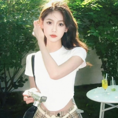 流行头像2025女生，风格各异