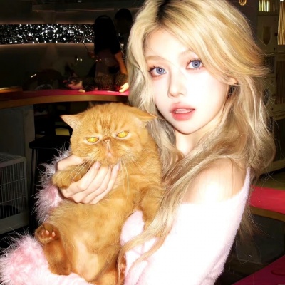 不明显情侣头像一人一半，专属于两人的小秘密