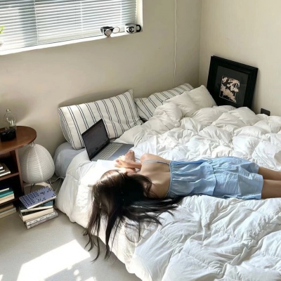 挖到宝啦!躺着全身女生真人不露脸头像