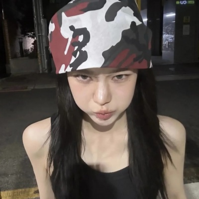 被狠狠拿捏的慵懒高级女头