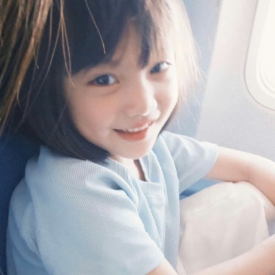 真人可爱女生头像高清无水印