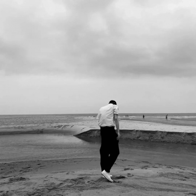 狠狠心动！成熟风多金感男生头像来袭