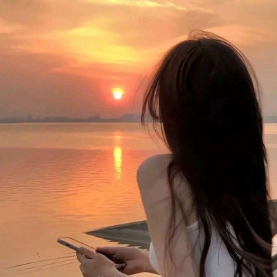 被唯美日落背影女生头像美哭啦!