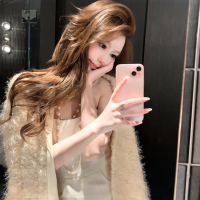 被狠狠拿捏的贵气感高级女生头像