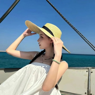 被狠狠拿捏的纯欲贵气高级感女生头像