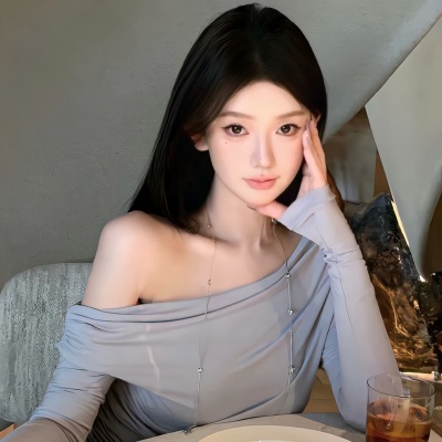 被狠狠拿捏的贵气感多金女生头像