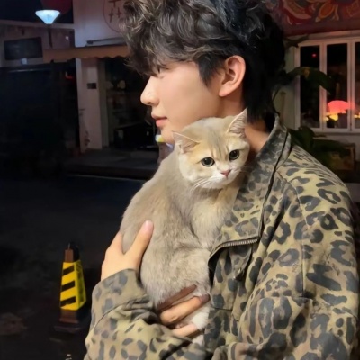 狠狠心动！高质量ins氛围感男生头像推荐