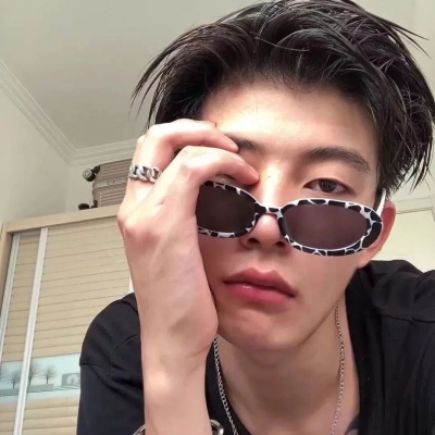 超A来袭！这些酷酷的帅气男生头像绝了