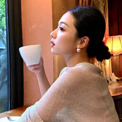 狠狠心动！高级气质知性姐姐风头像来啦 