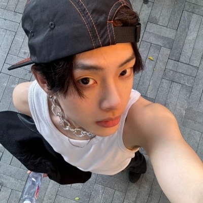 超绝！ins风帅气个性酷男头像推荐