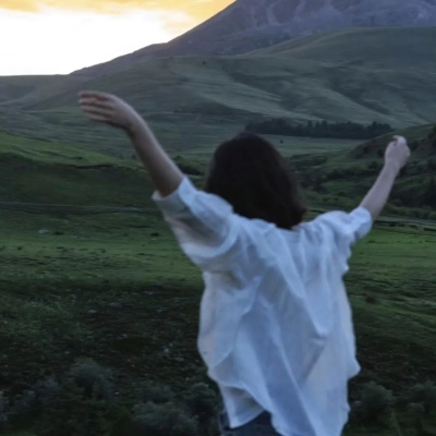 小众ins头像自由风女生，自由地绽放