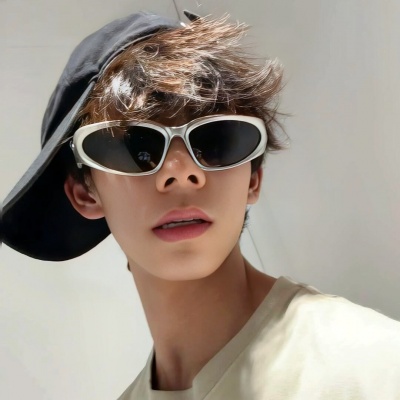 男头像真人ins风