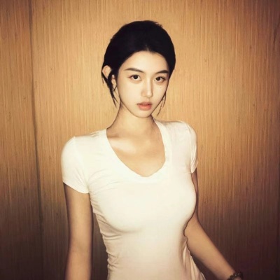 氛围感拉满！复古滤镜感气质女头来了