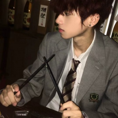 绝了！这些青春小众男生头像，帅炸啦