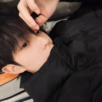 被帅晕！ins风青春小众男生头像精选