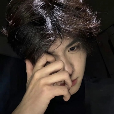 被帅到！霸气高冷男图片真人头像