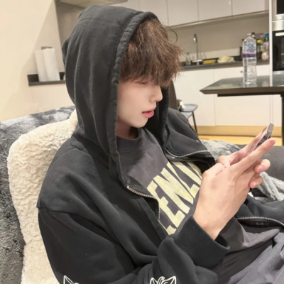 小众宝藏！ins风氛围感男生头像精选