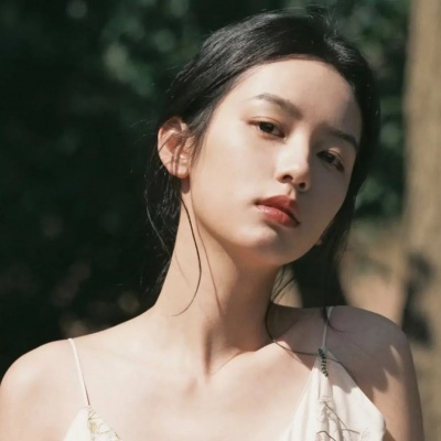 小众审美!复古文艺女生头像合集,每一张都有故事感