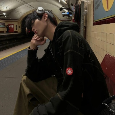 ins高级男生头像推荐｜巨好看质感款，轻松拿捏男神感