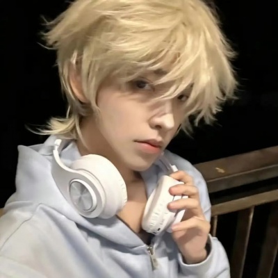 ins小众氛围感男生头像｜高级不撞款的慵懒痞帅风