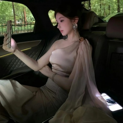 氛围感拉满！窗边高级女头合集，每一张都自带电影感