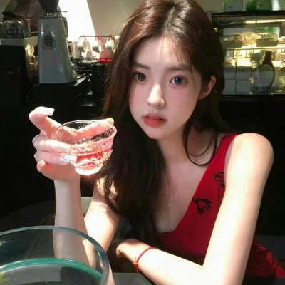 氛围感拉满!小众气质女生头像・温柔松弛感适配各社交平台