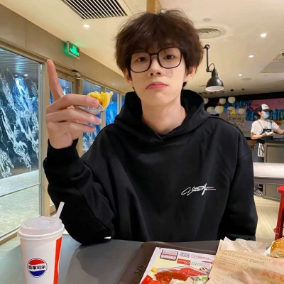 小众男生头像合集，风格各异但都超酷